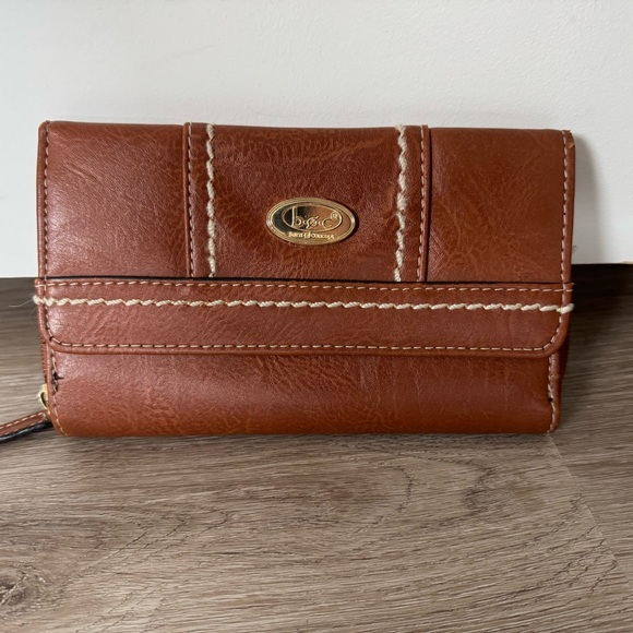 b.o.c. Handbags - B.o.c Brown Leather Wallet